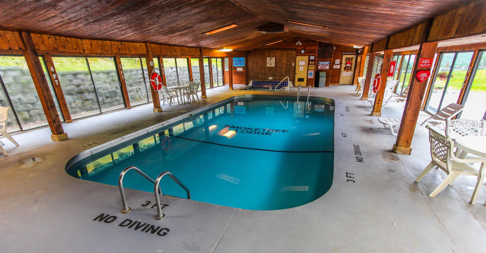Sport & Beauty, Smoketree Lodge, Avery