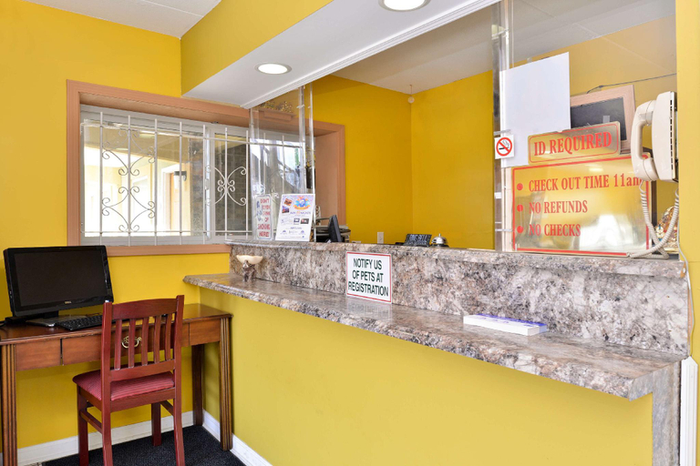 Public Area, American Inn Princeton, Caldwell
