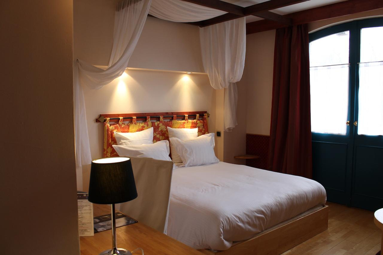 Bedroom 2, Logis Hôtel Les Pages Rest. Le Petit Comptoir, Meurthe-et-Moselle