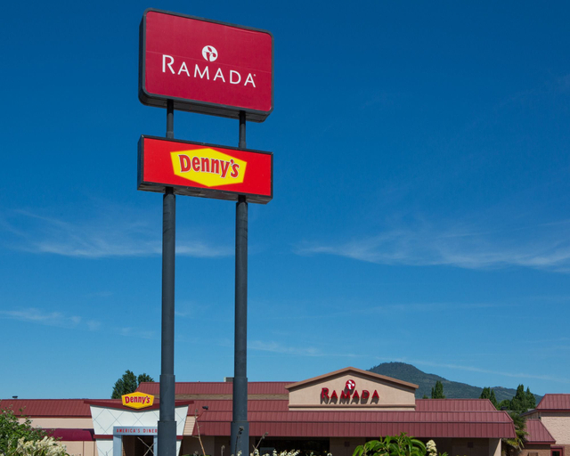 Exterior & Views 1, Ramada Hotel & Conference Center by Wyndham Medford, Jackson