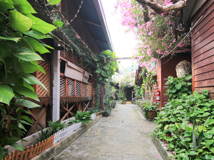 Public Area 2, Oyo 44084 Ombak Inn Chalet, Manjung