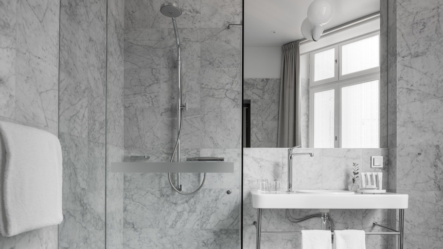 Bathroom 4