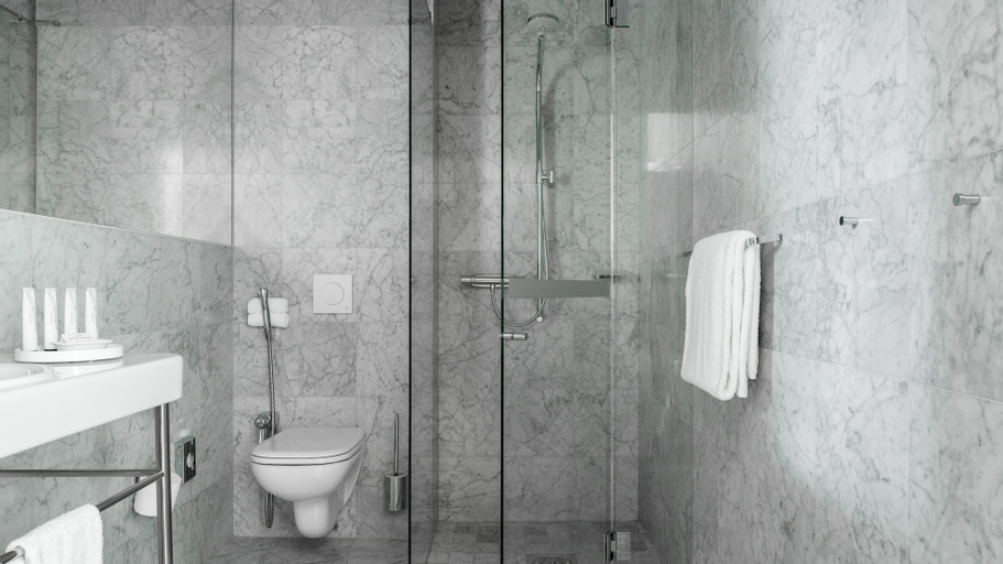 Bathroom 4