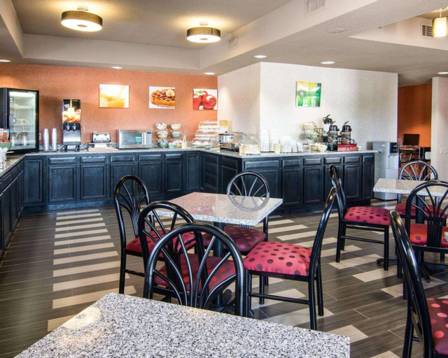 Food & Drinks 5, Quality Inn Near Parc Natchitoches, Natchitoches