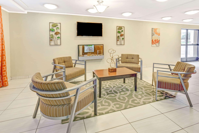 Public Area 3, Days Inn & Suites by Wyndham Indianapolis Airport East, Indianapolis