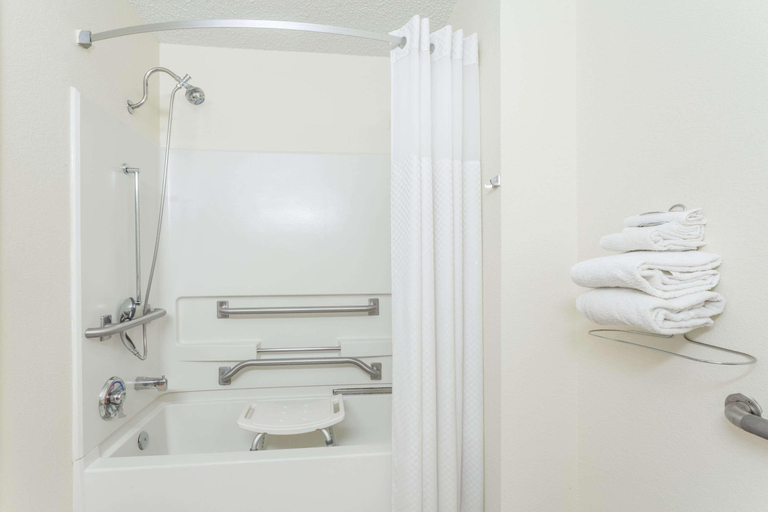 Bathroom 5, Super 8 by Wyndham Joppa, Harford