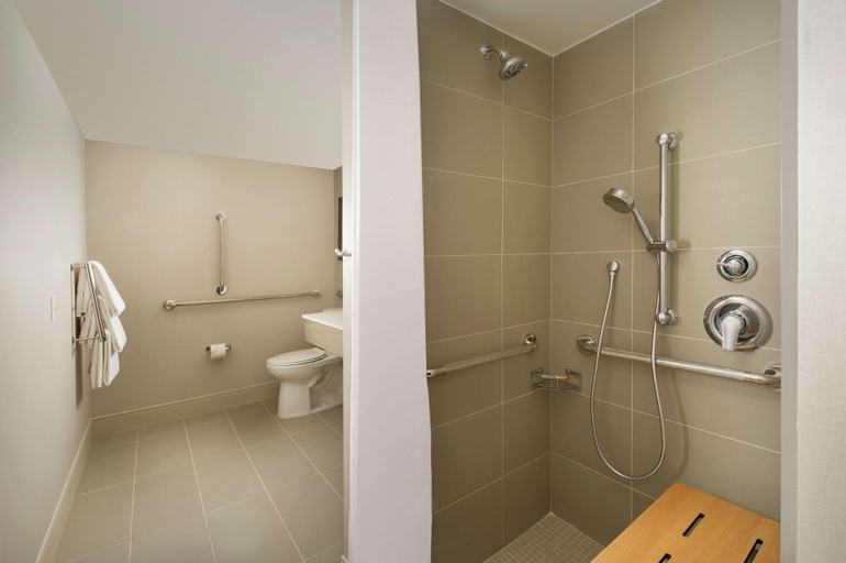 Bathroom 4, Hilton Garden Inn Miami South Beach, Miami-Dade