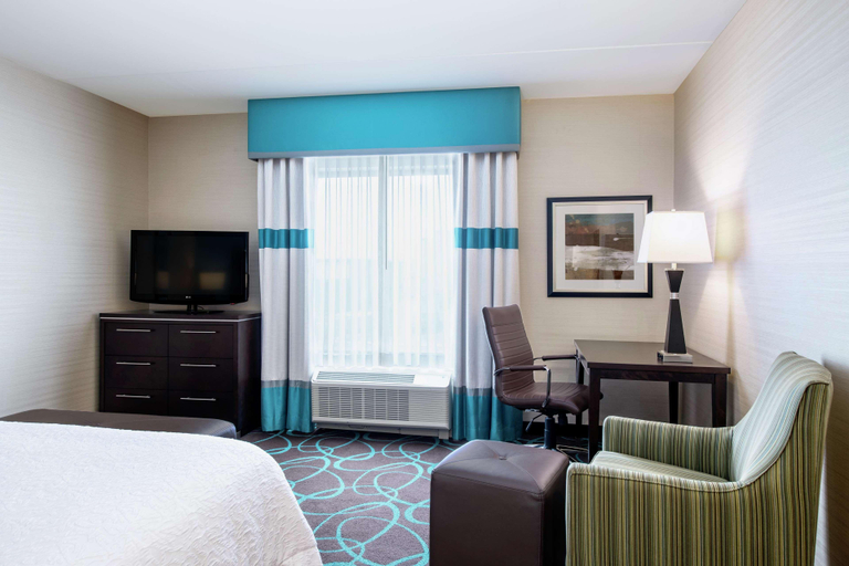 Bedroom 4, HAMPTON INN BY HILTON WINNIPEG AIRPORT, Division No. 11