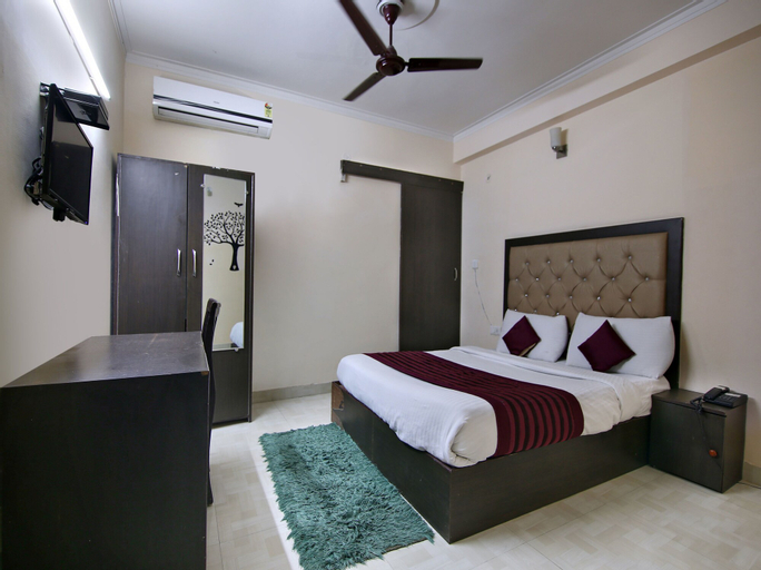 OYO 709 Hotel Cross Winds, Gautam Buddha Nagar