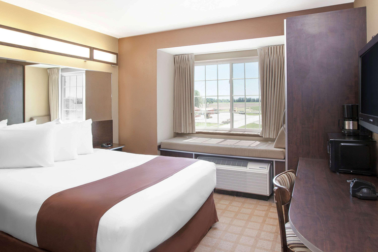 Bedroom 3, Microtel Inn & Suites By Wyndham Breaux Bridge, Saint Martin