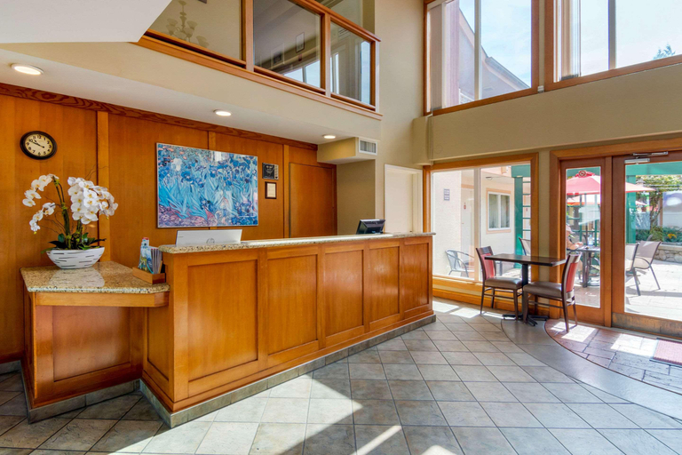 Public Area 2, Econo Lodge Inn & Suites N. Vancouver, Greater Vancouver