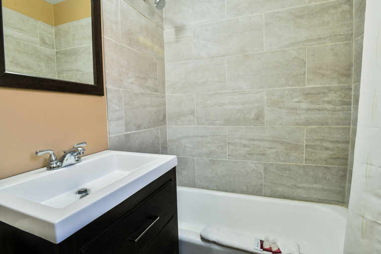 Bathroom 4, Inca Inn Motel, Grand