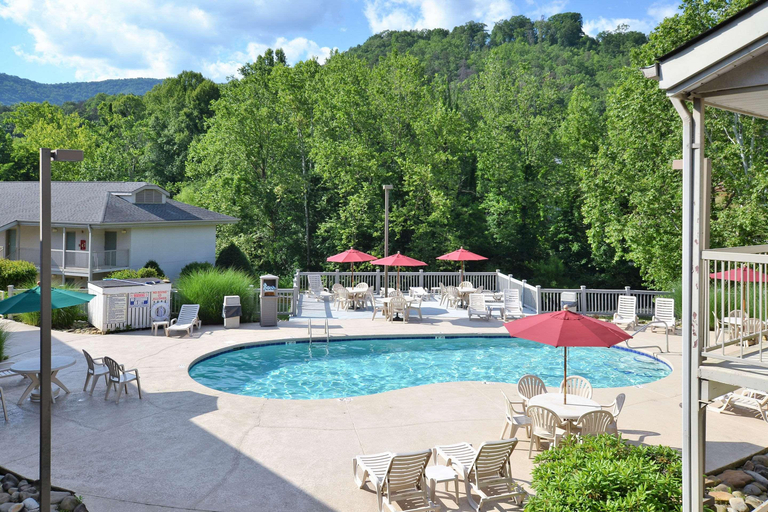 Sport & Beauty 5, Quality Inn Cherokee, Swain