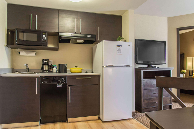 Bedroom 3, MainStay Suites Winnipeg Airport, Division No. 11
