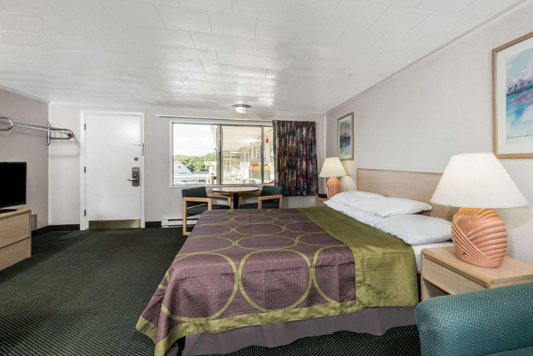 Bedroom 2, Super 8 By Wyndham W Yarmouth Hyannis/Cape Cod, Barnstable