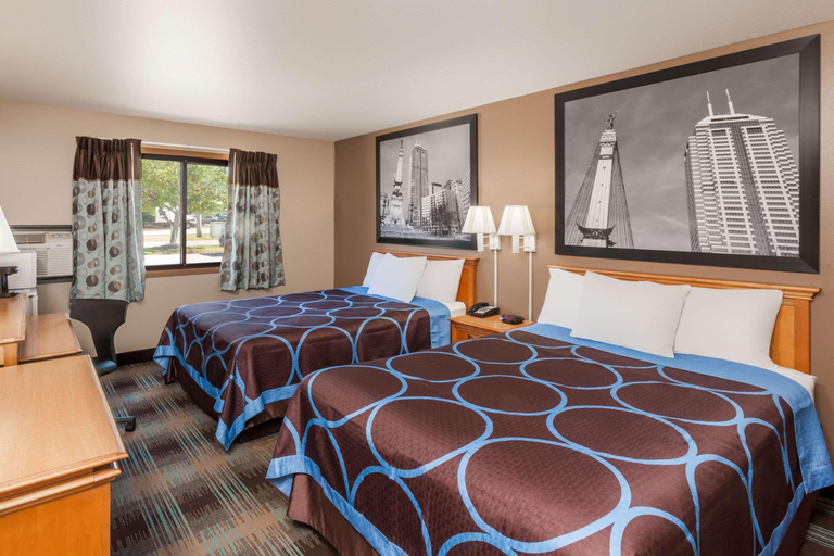 Bedroom 3, Rodeway Inn Elkhart In, Elkhart