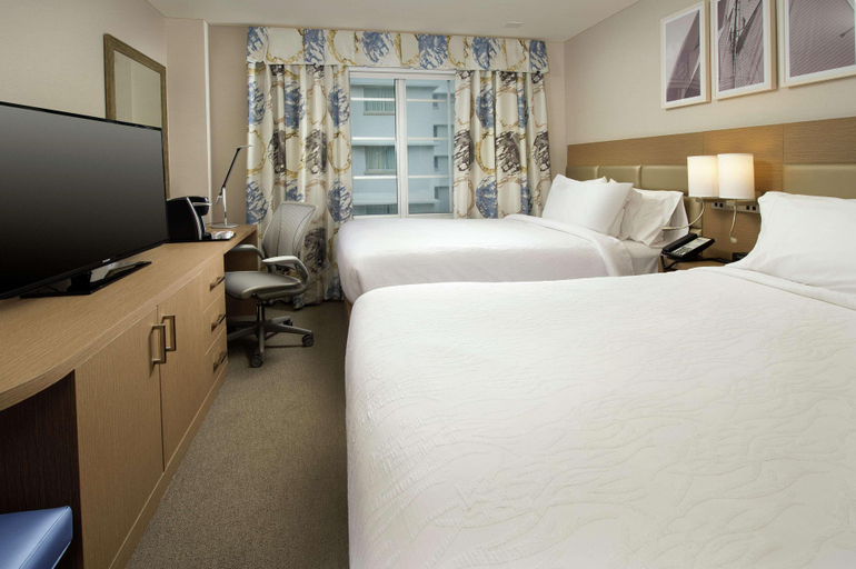Bedroom 3, Hilton Garden Inn Miami South Beach, Miami-Dade