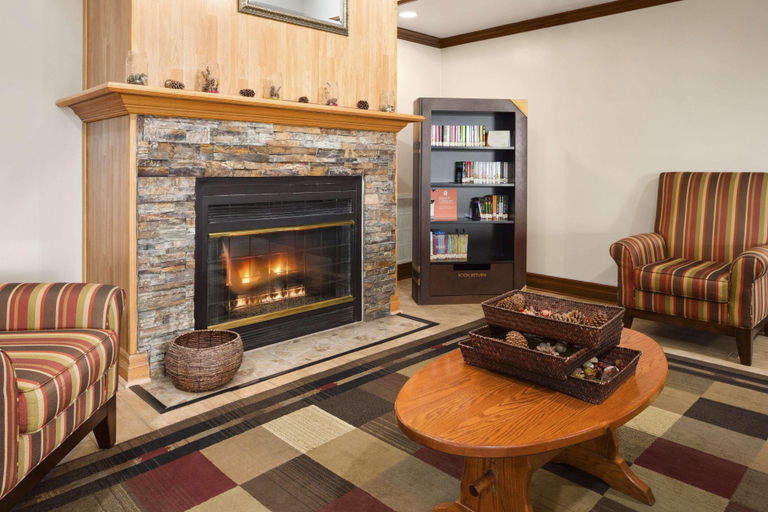 Public Area 2, Country Inn & Suites by Radisson, Grand Rapids Airport, MI, Kent