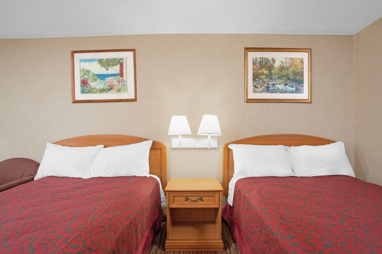 Bedroom 4, Red Roof Inn Perryville, Cecil