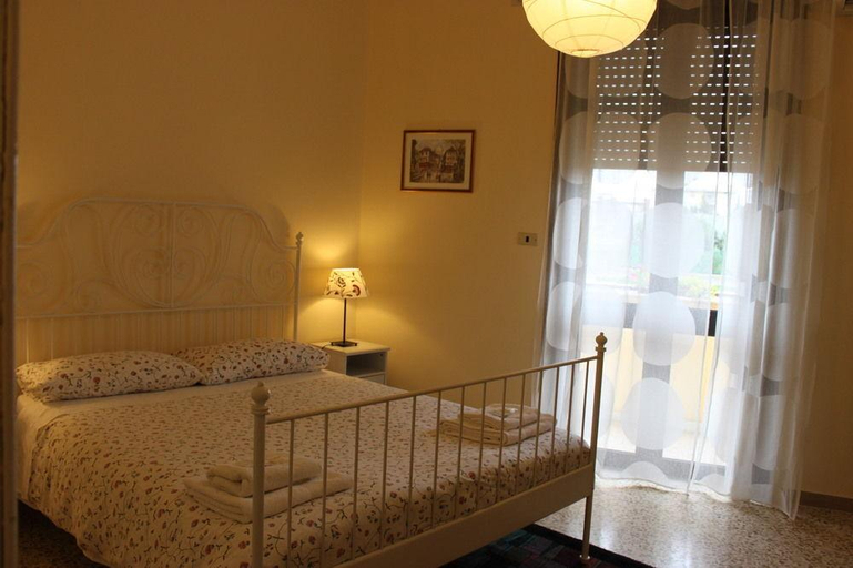 Bedroom 3, Luna Piena B&B, Lecce