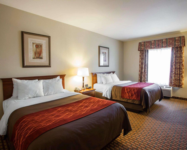 Bedroom 3, Comfort Inn & Suites Harrisonville, Kansas City