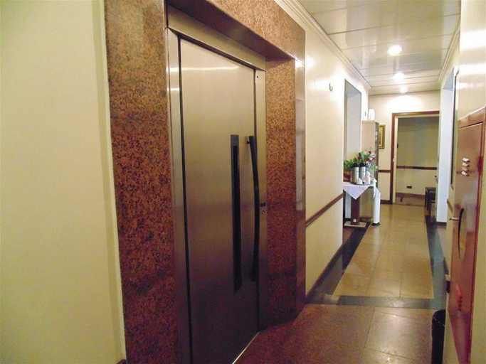 Public Area 3, Golden Star, Curitiba