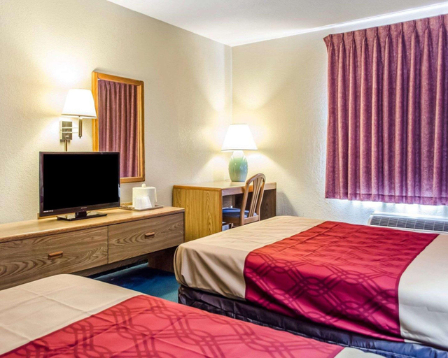 Bedroom 2, Rodeway Inn Wormleysburg - Harrisburg, Cumberland