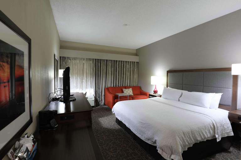 Bedroom 3, Hampton Inn Dyersburg, Dyer