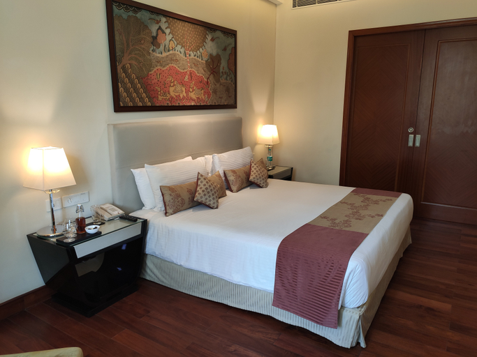 Bedroom 4, The Gateway Resort Damdama Lake Gurgaon, Gurgaon