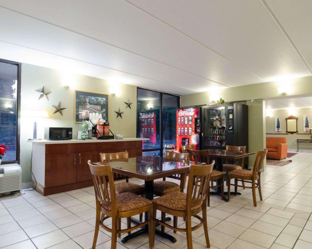 Food & Drinks 5, Rodeway Inn , Gwinnett