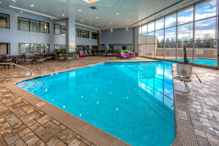 Sport & Beauty 3, DoubleTree by Hilton Hotel Decatur Riverfront, Morgan