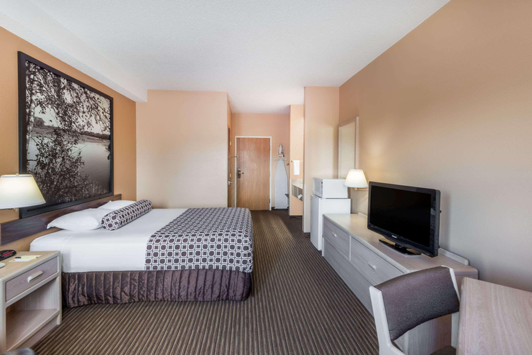 Bedroom 3, Super 8 by Wyndham Fort Dodge IA, Webster