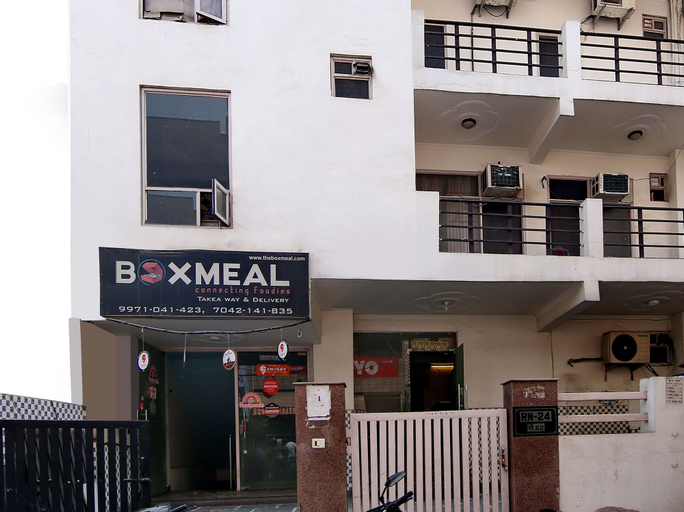 OYO 709 Hotel Cross Winds, Gautam Buddha Nagar