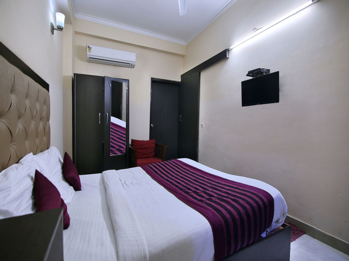 OYO 709 Hotel Cross Winds, Gautam Buddha Nagar