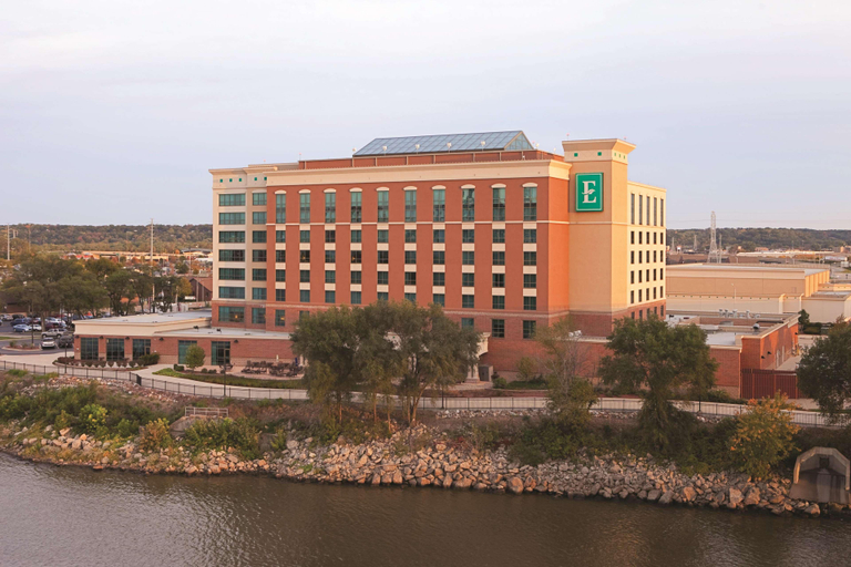 Exterior & Views 2, Embassy Suites by Hilton E Peoria Riverfront Conf Center, Peoria