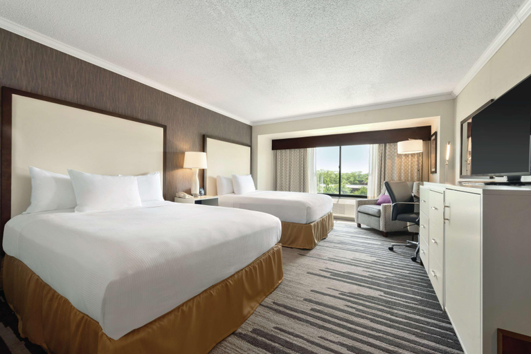 Bedroom 4, DoubleTree by Hilton Milwaukee - Brookfiel, Waukesha