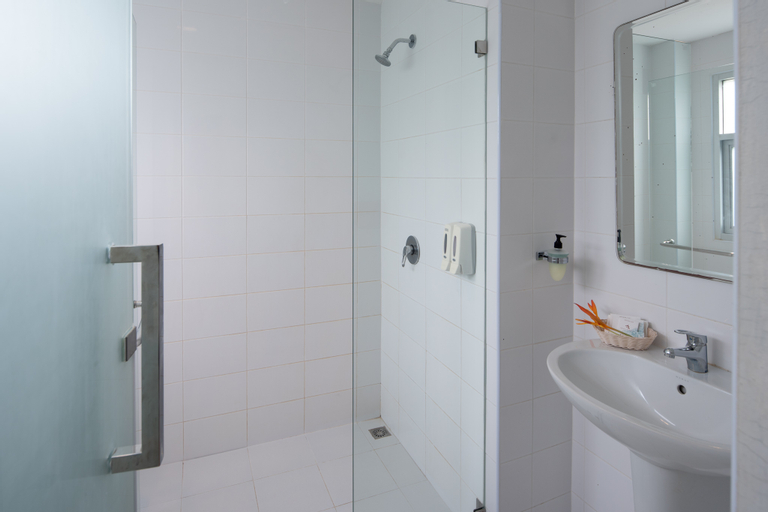 Bathroom 18