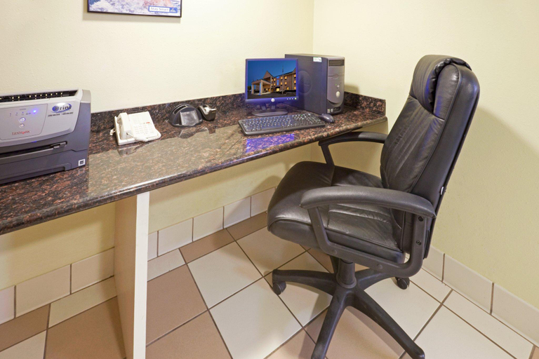 Exterior & Views 2, Best Western Plus Riata, Brown
