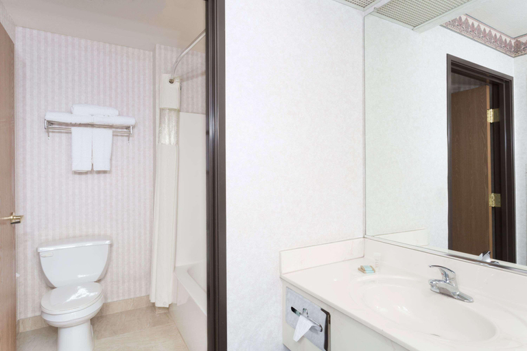 Bathroom 4, Days Inn by Wyndham Phoenix West, Maricopa