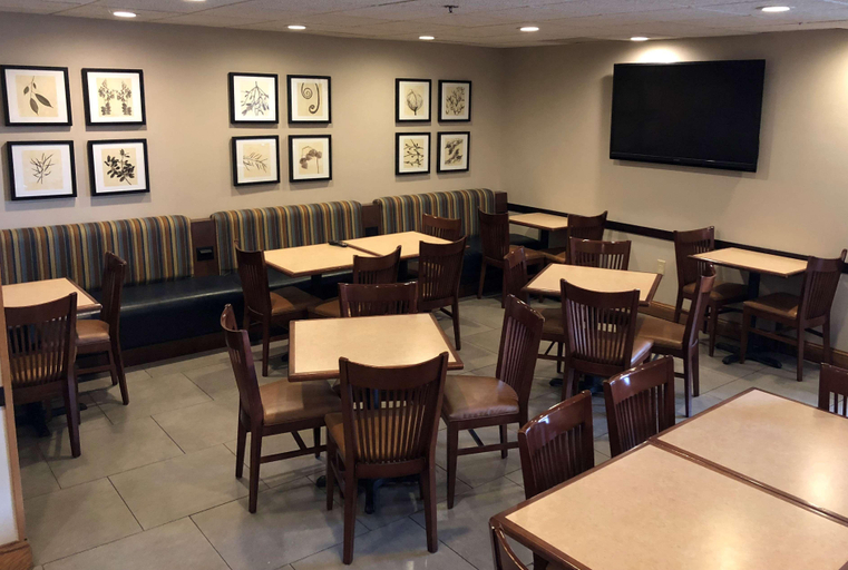 Food & Drinks 5, Country Inn & Suites by Radisson, Rapid City, SD, Pennington