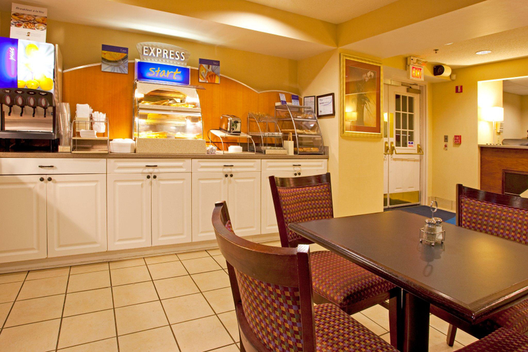 Public Area 2, Holiday Inn Express Braselton West, Barrow