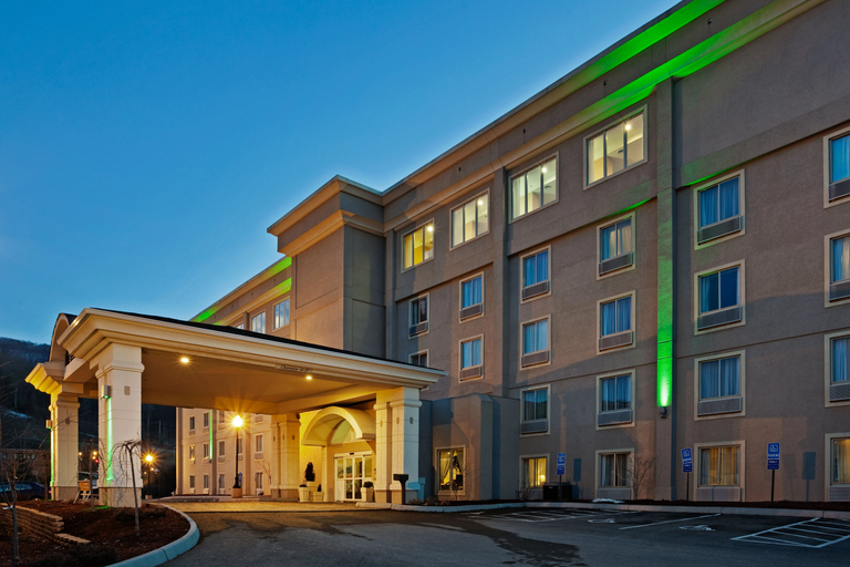 Exterior & Views 3, Hampton Inn Norton, VA, Norton