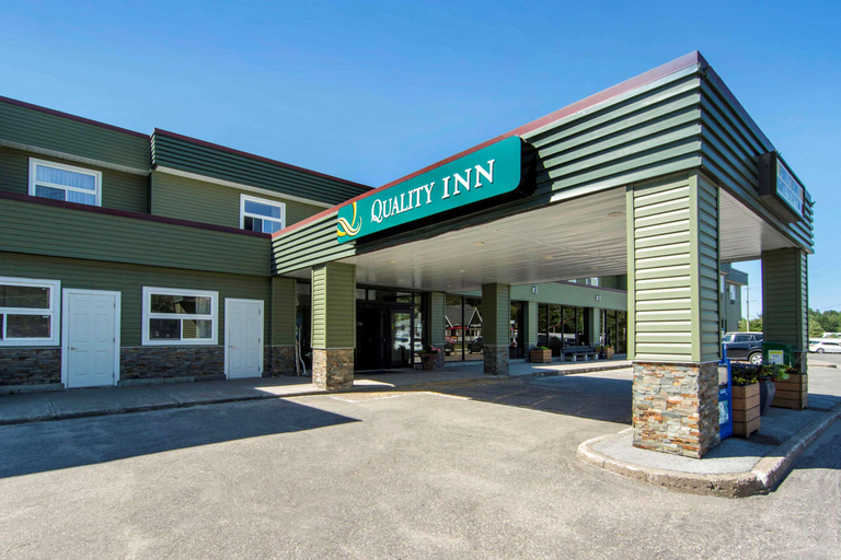 Exterior & Views 2, Quality Inn Bracebridge, Muskoka