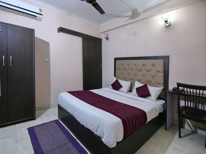 OYO 709 Hotel Cross Winds, Gautam Buddha Nagar