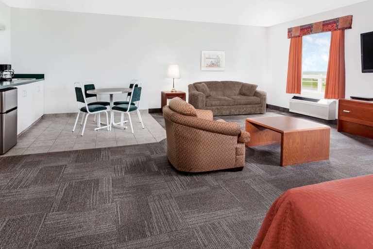 Public Area 2, Super 8 by Wyndham Morden, Division No. 3