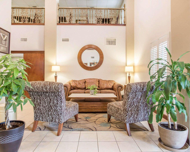 Public Area 3, Comfort Inn & Suites Patriots Point, Charleston