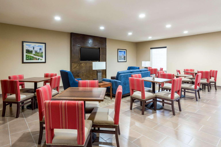 Food & Drinks 5, Sonesta Essential Hotels Baton Rouge Airport, East Baton Rouge