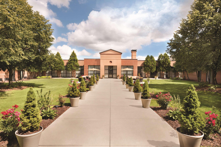 Exterior & Views 2, DoubleTree by Hilton Milwaukee - Brookfiel, Waukesha