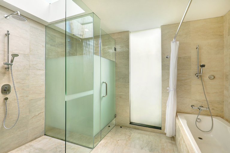 Bathroom 16