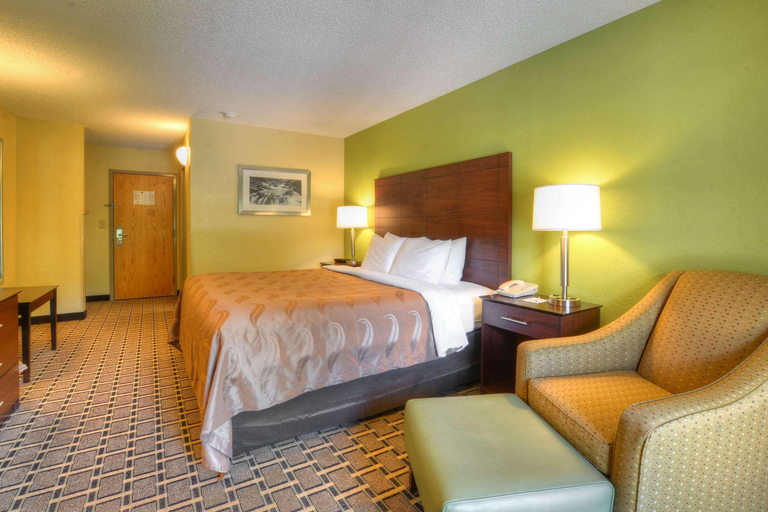 Bedroom 3, Quality Inn Cherokee, Swain